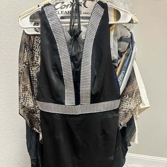 Party dress with detachable collar - Picture 10 of 11